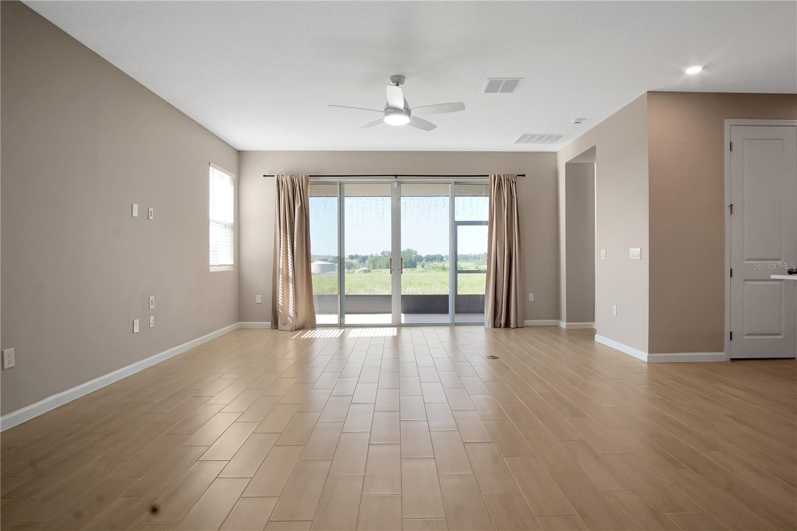 SCENIC TERRACE SOUTH PH I - Residential Lease