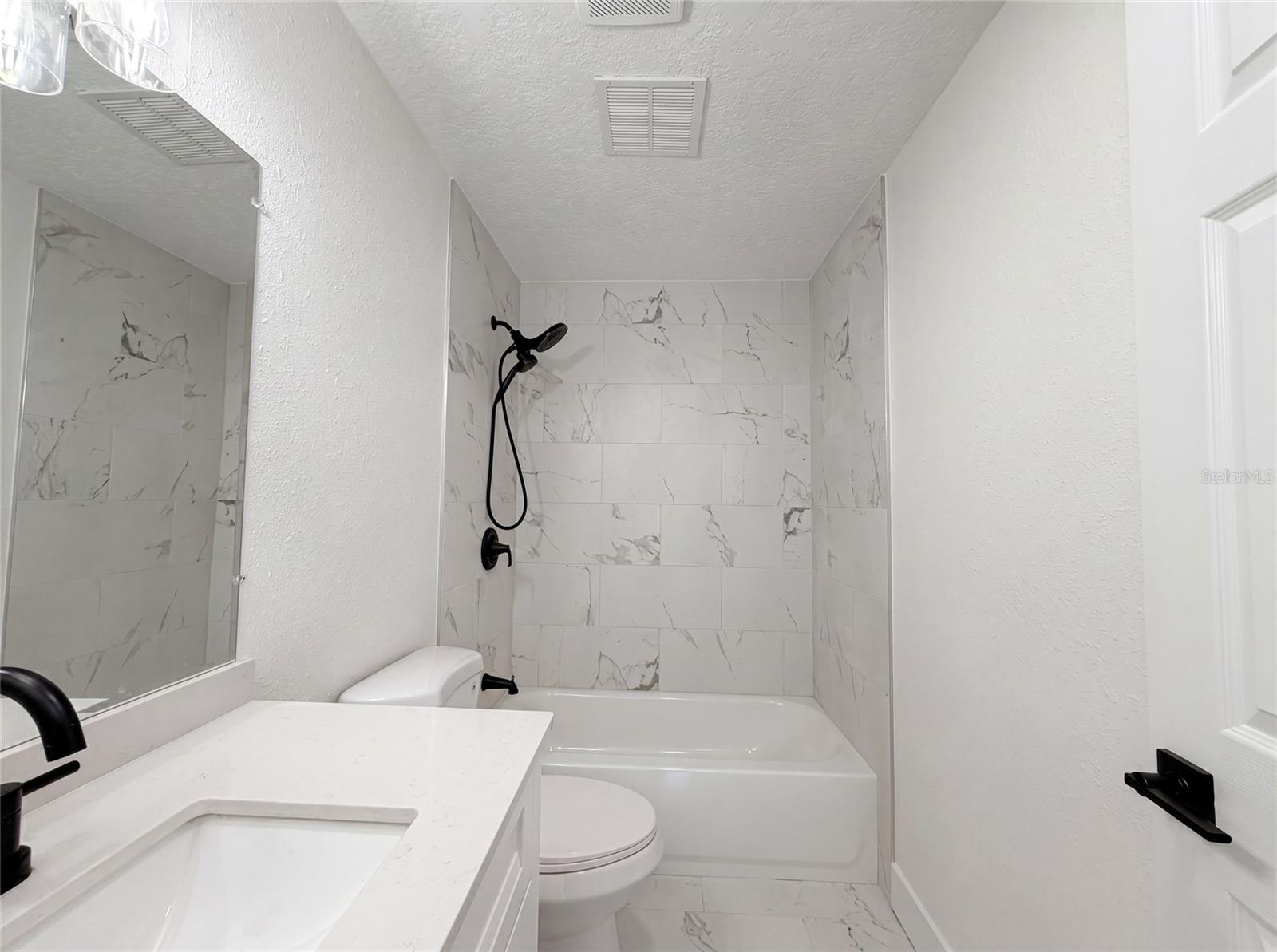 SOUTH VENICE - Residential
