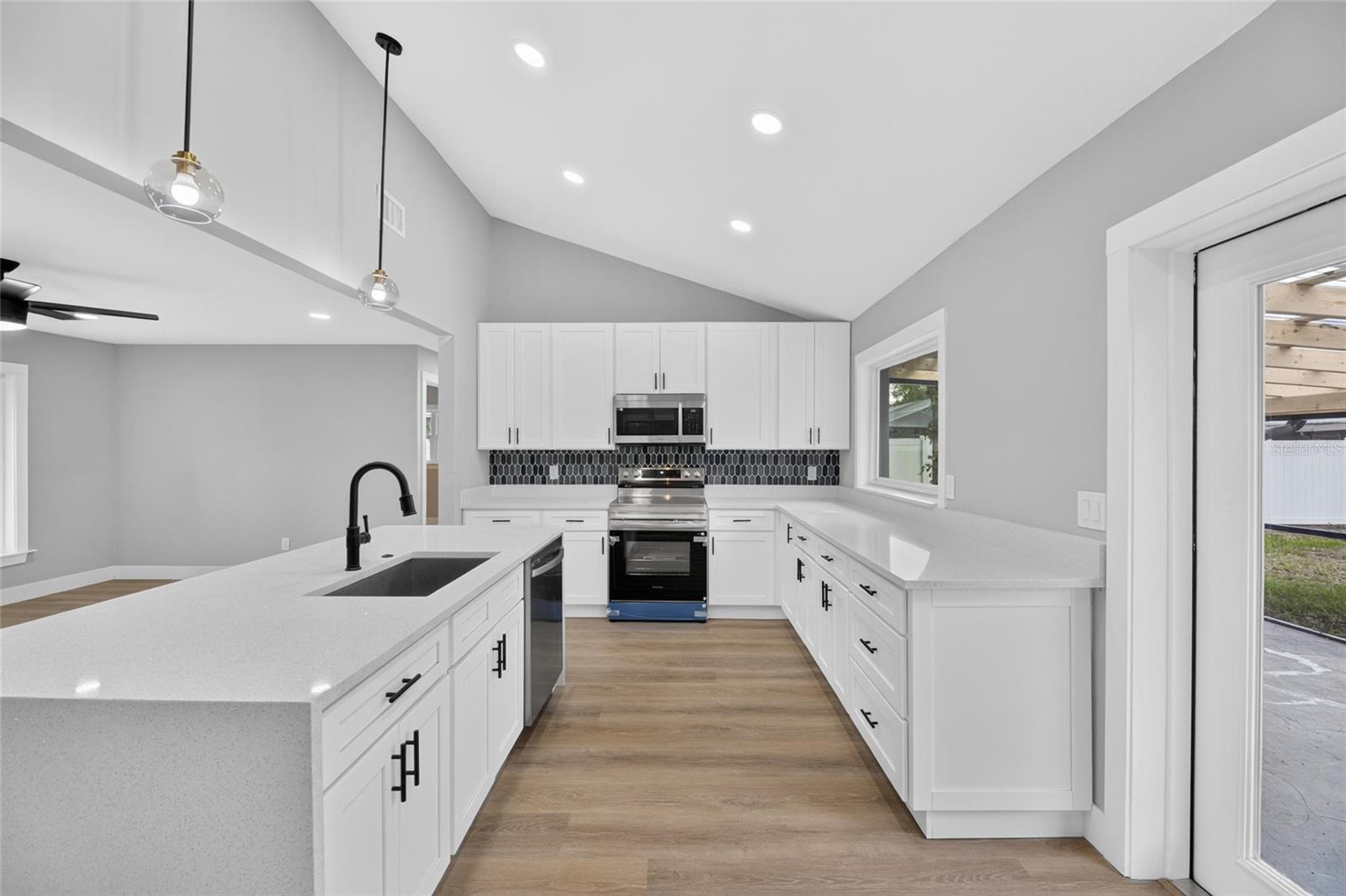 SOUTHWOOD HILLS UNIT 14 - Residential