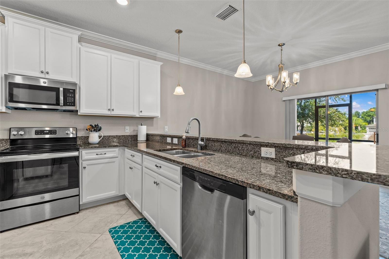WILLOW SQUARE TOWNHOMES - Residential