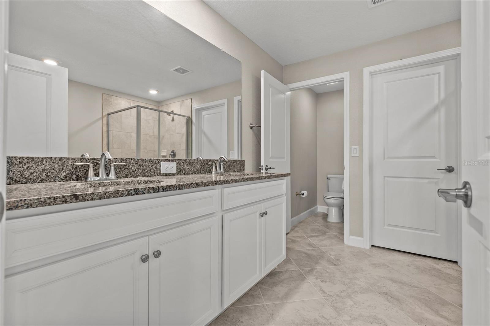 WILLOW SQUARE TOWNHOMES - Residential