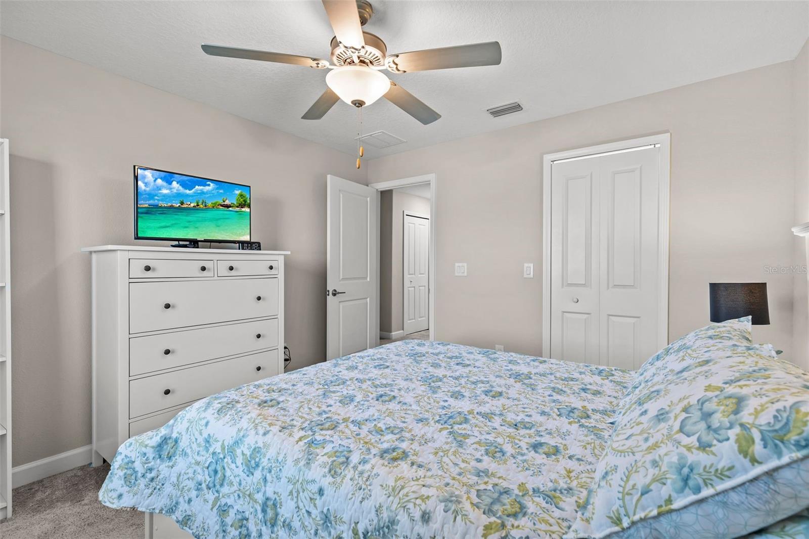 WILLOW SQUARE TOWNHOMES - Residential