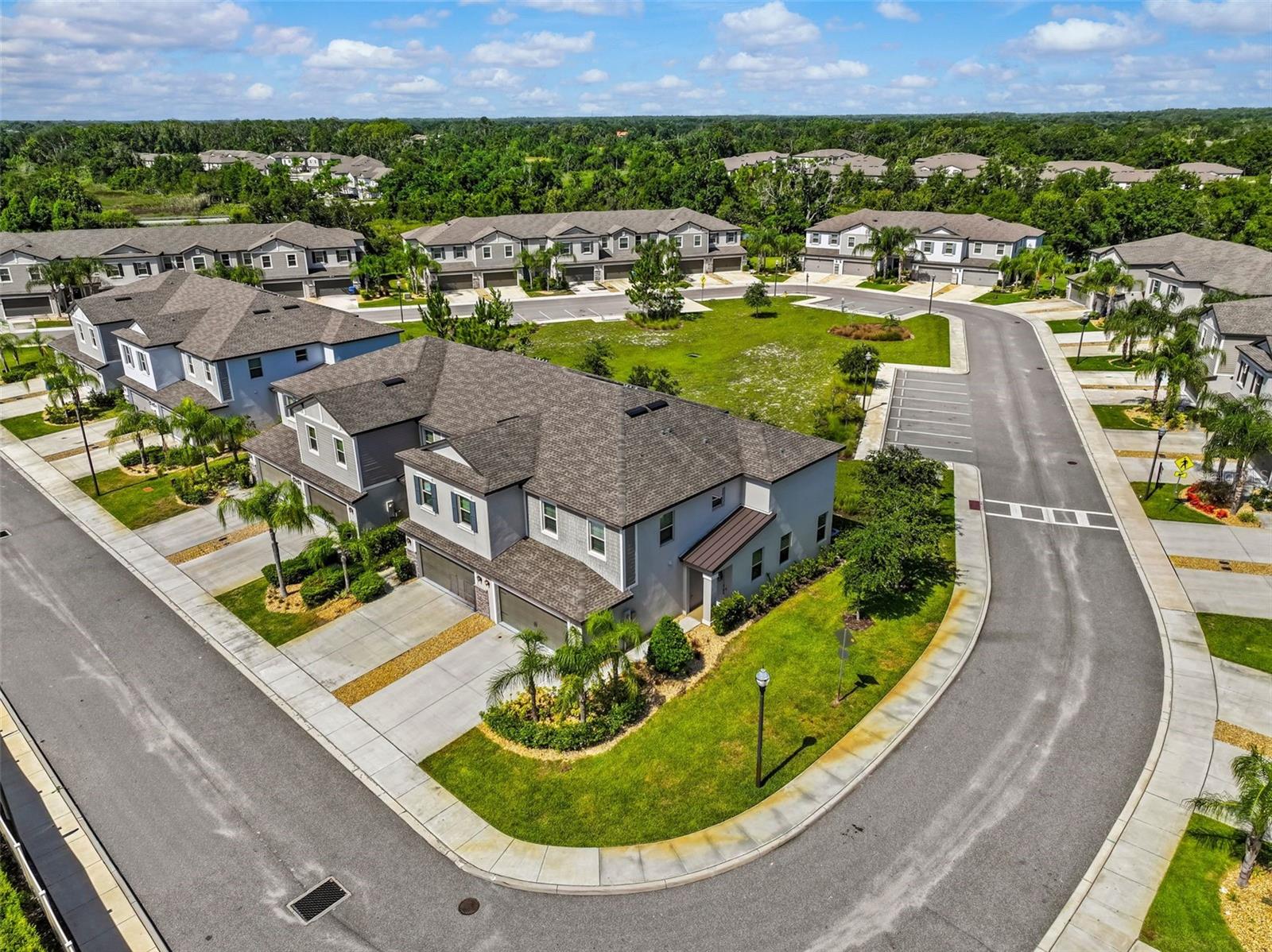 WILLOW SQUARE TOWNHOMES - Residential