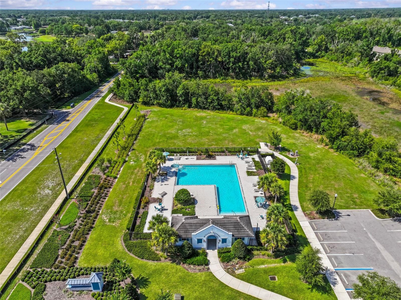 WILLOW SQUARE TOWNHOMES - Residential