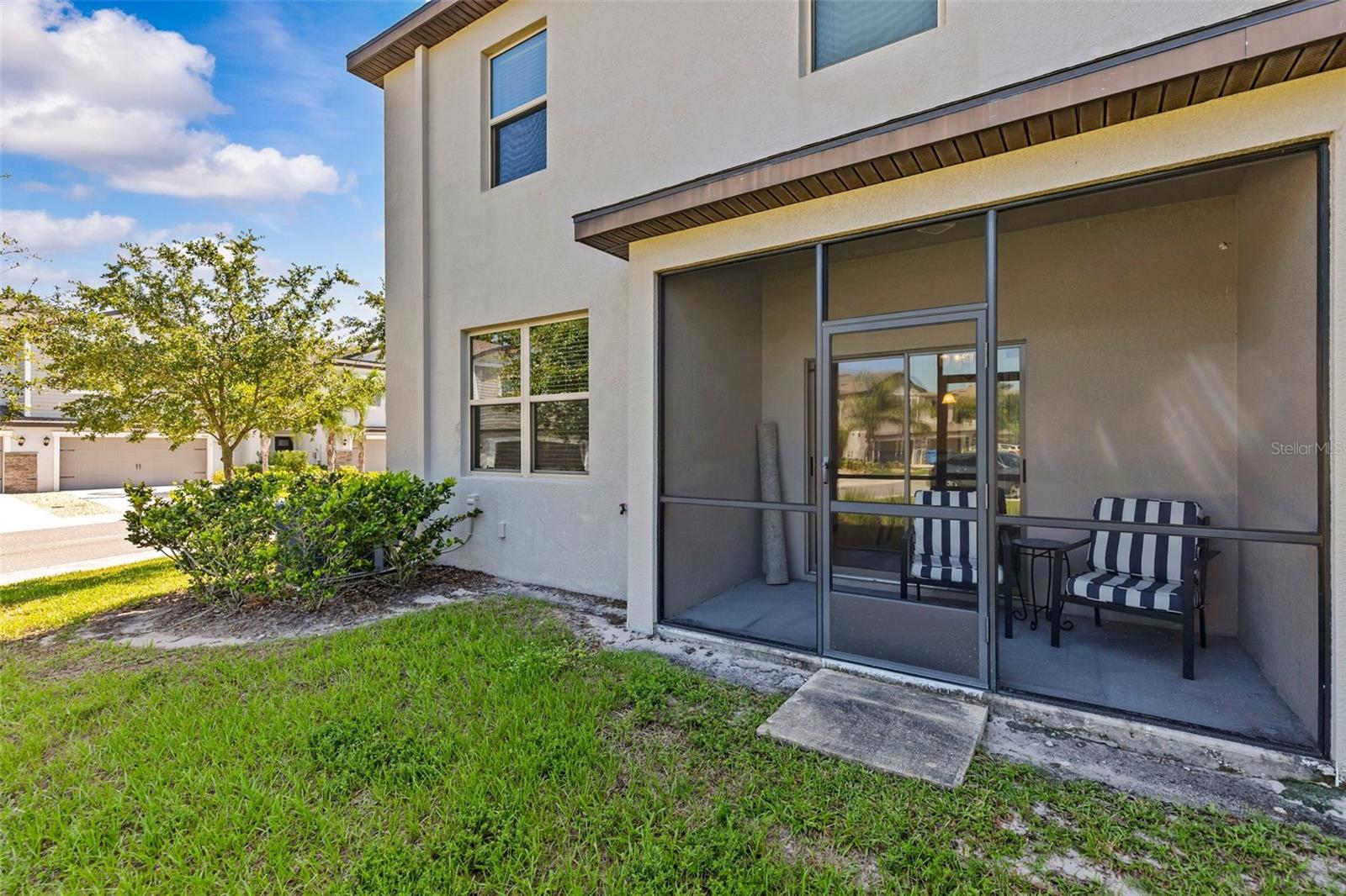 WILLOW SQUARE TOWNHOMES - Residential