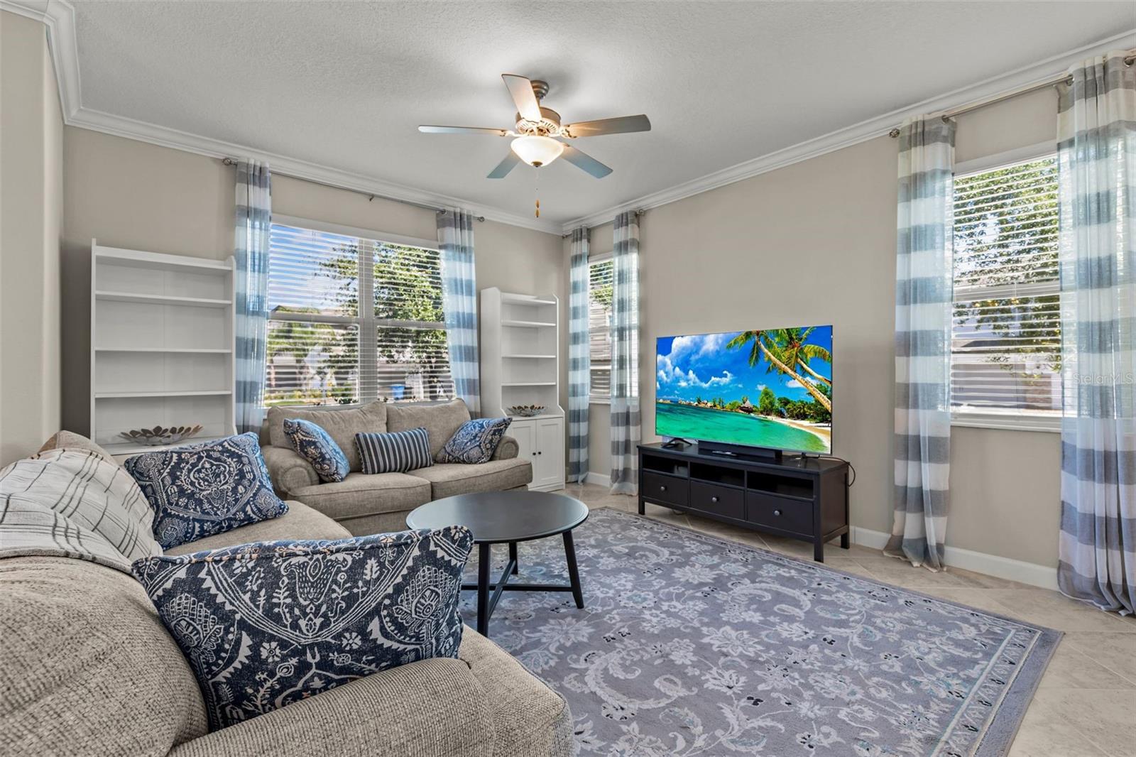 WILLOW SQUARE TOWNHOMES - Residential