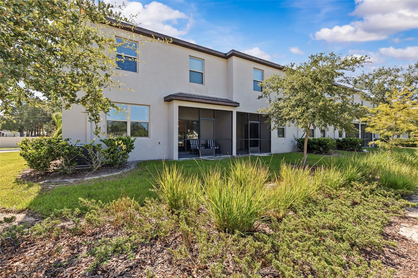 WILLOW SQUARE TOWNHOMES - Residential