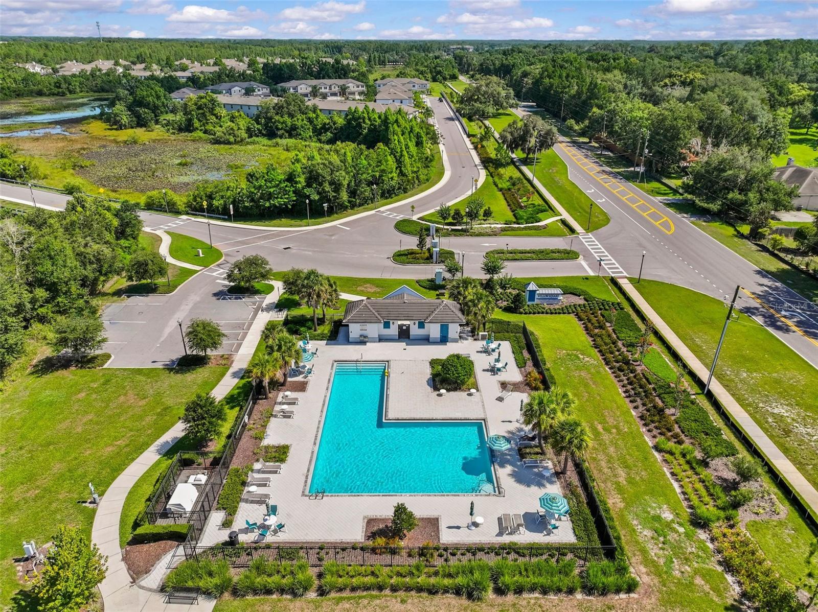 WILLOW SQUARE TOWNHOMES - Residential
