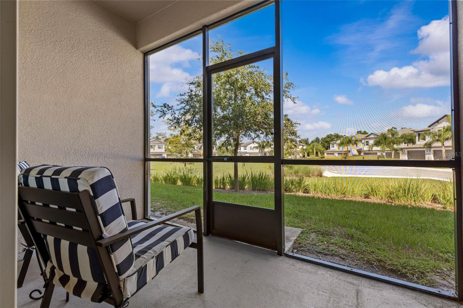WILLOW SQUARE TOWNHOMES - Residential