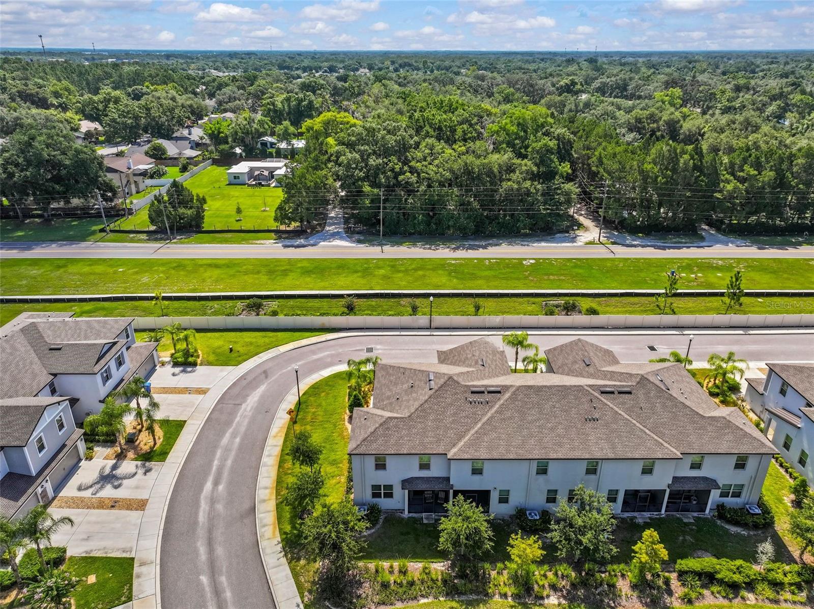 WILLOW SQUARE TOWNHOMES - Residential