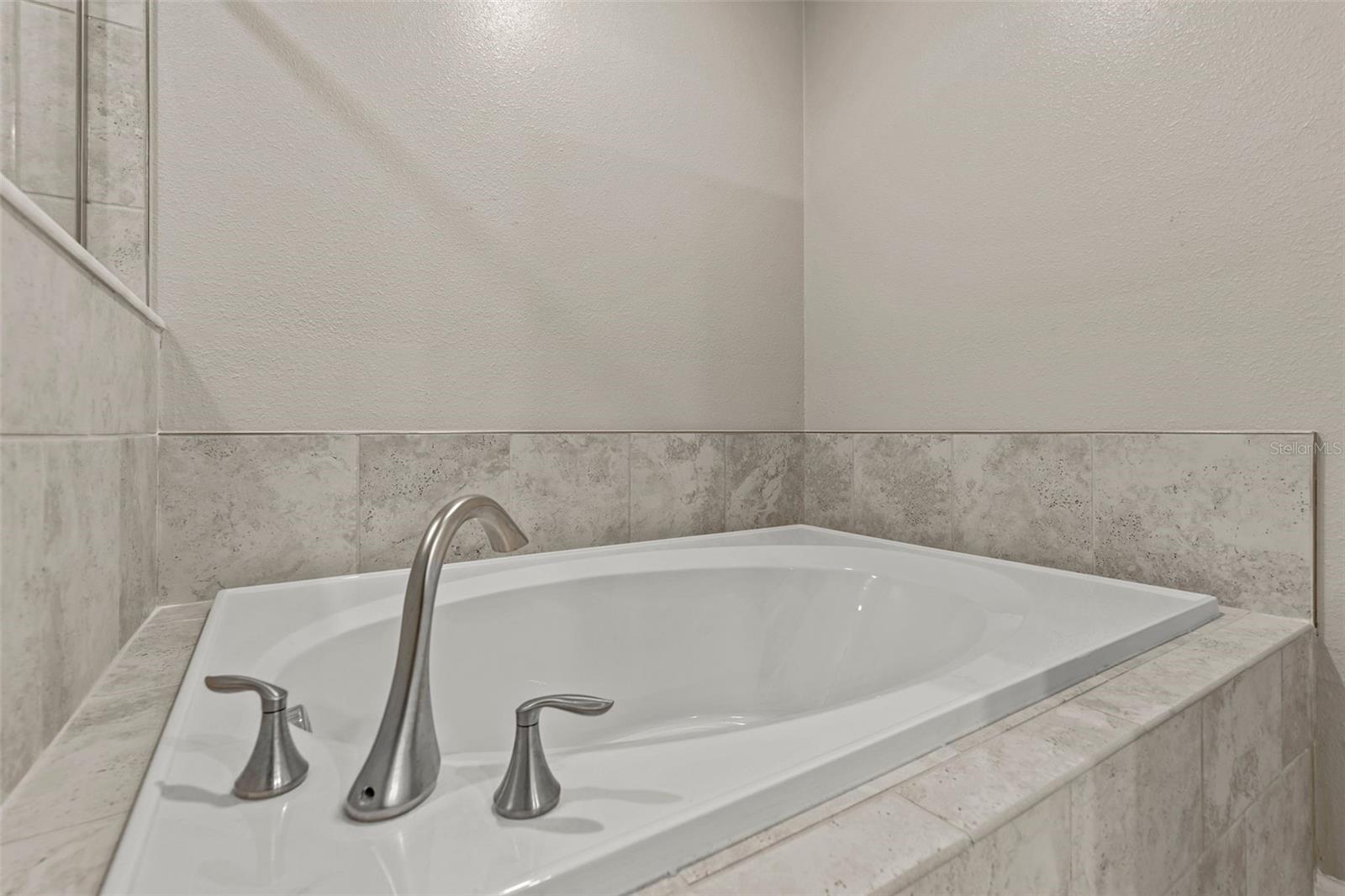WILLOW SQUARE TOWNHOMES - Residential
