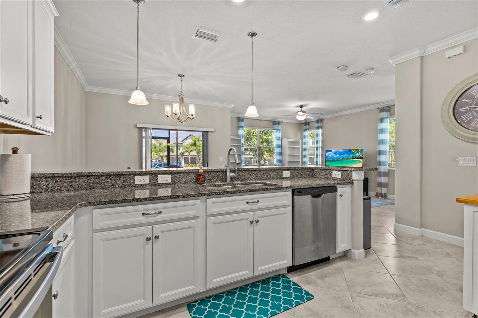 WILLOW SQUARE TOWNHOMES - Residential