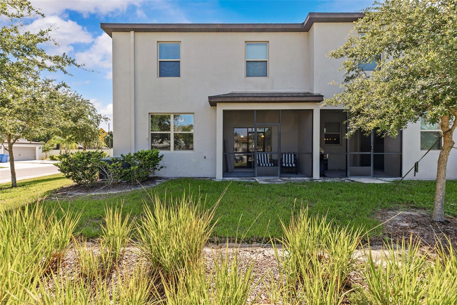 WILLOW SQUARE TOWNHOMES - Residential