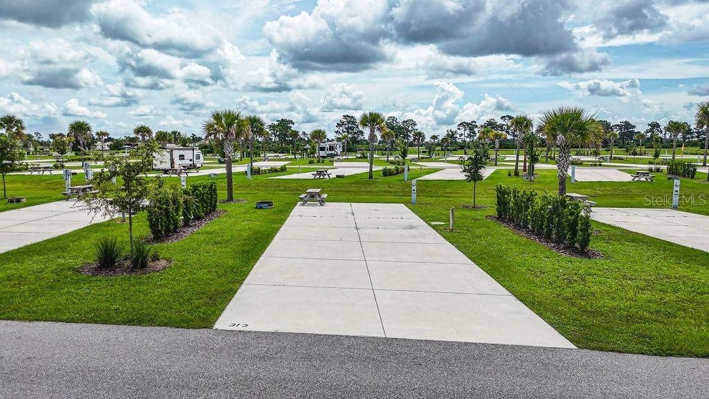 NONRESIDENTIAL CONDO - Land