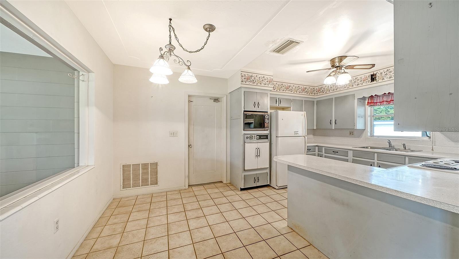 GOLDEN ACRES 1ST ADD - Residential