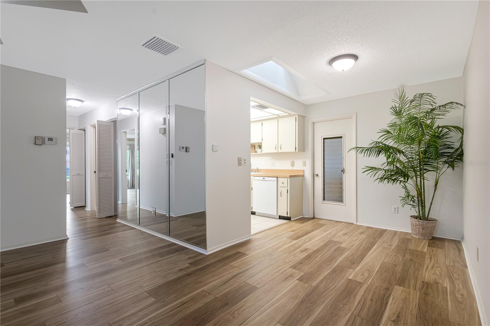 VILLA CONDO I - Residential
