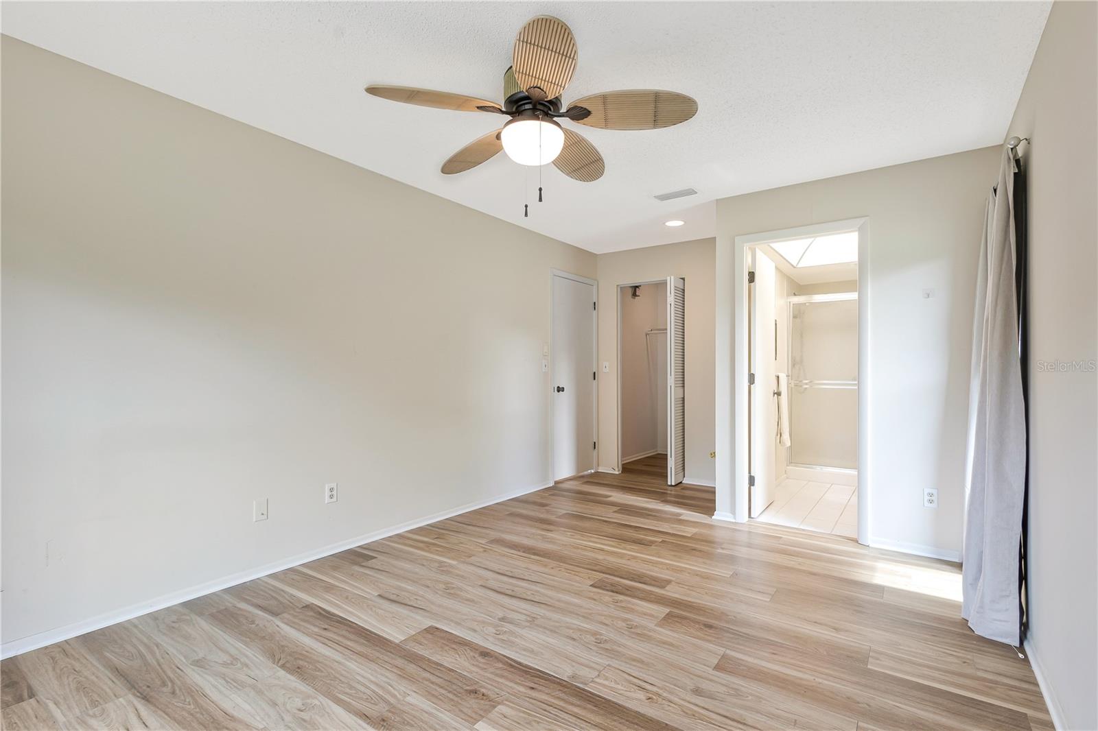 VILLA CONDO I - Residential