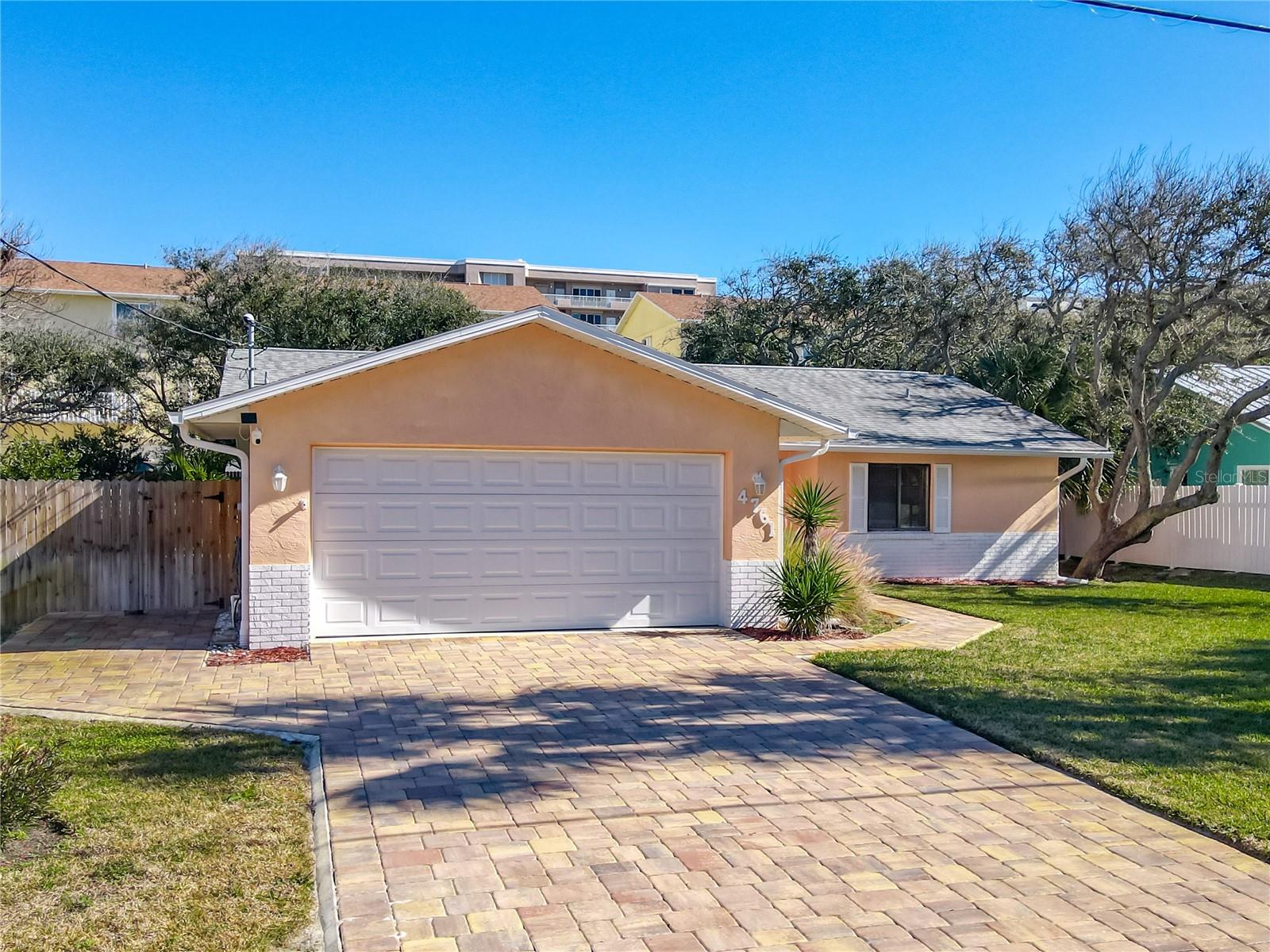 LIGHTHOUSE SHORES - Residential