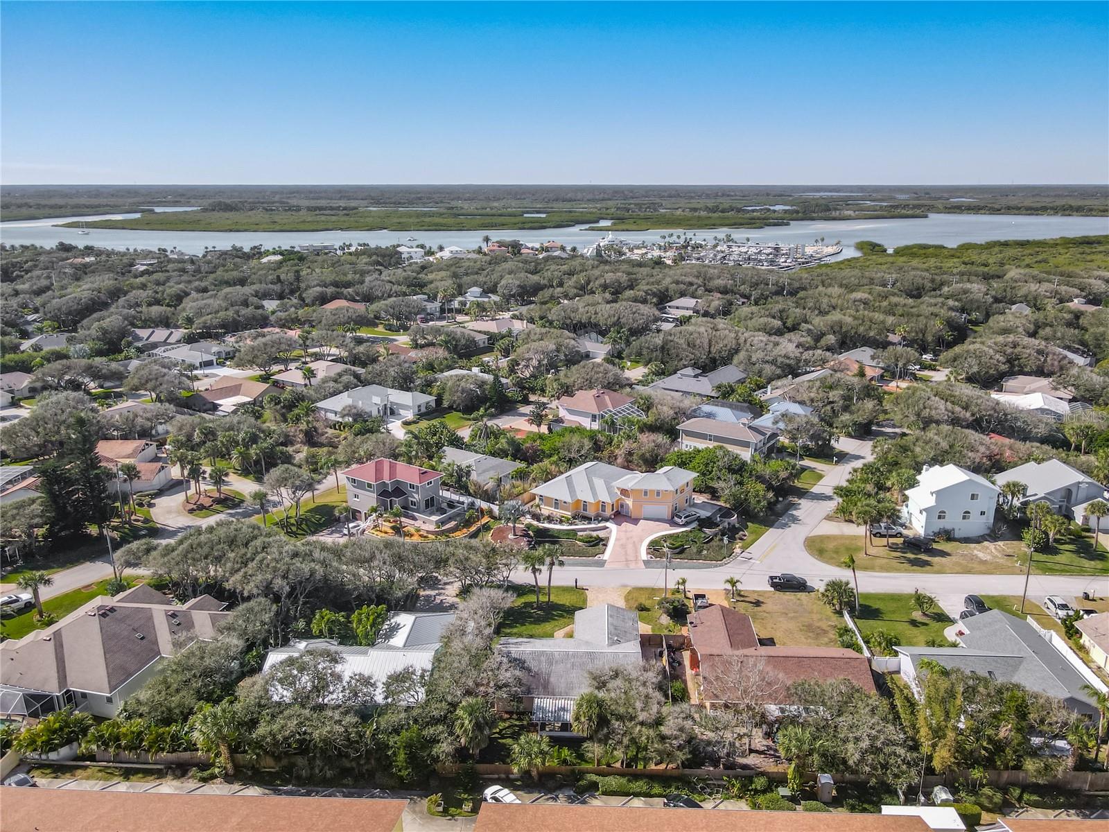 LIGHTHOUSE SHORES - Residential