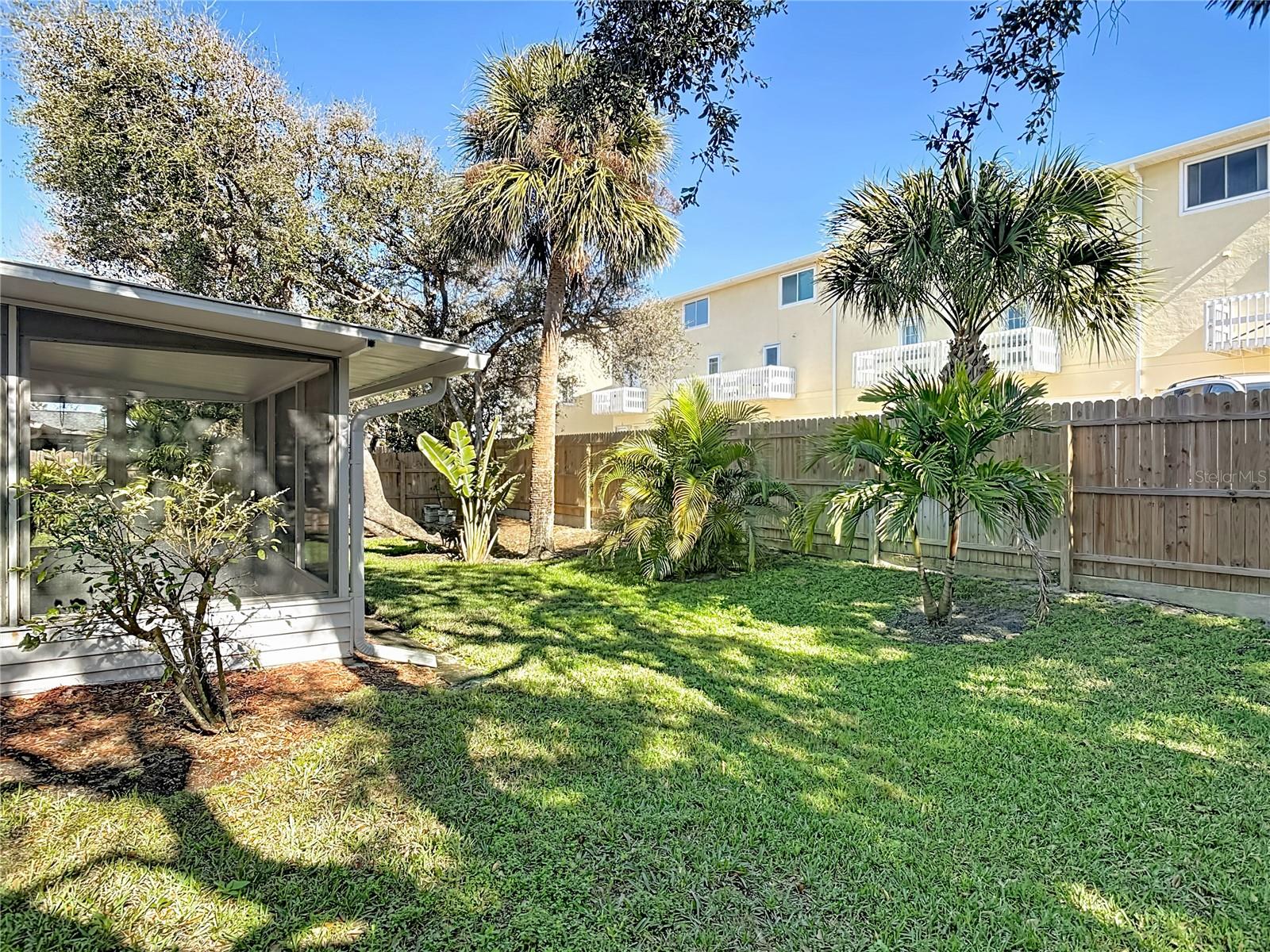 LIGHTHOUSE SHORES - Residential