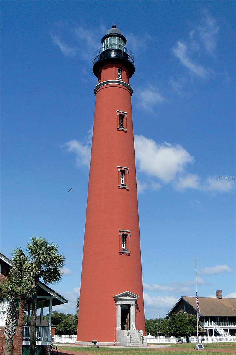 LIGHTHOUSE SHORES - Residential