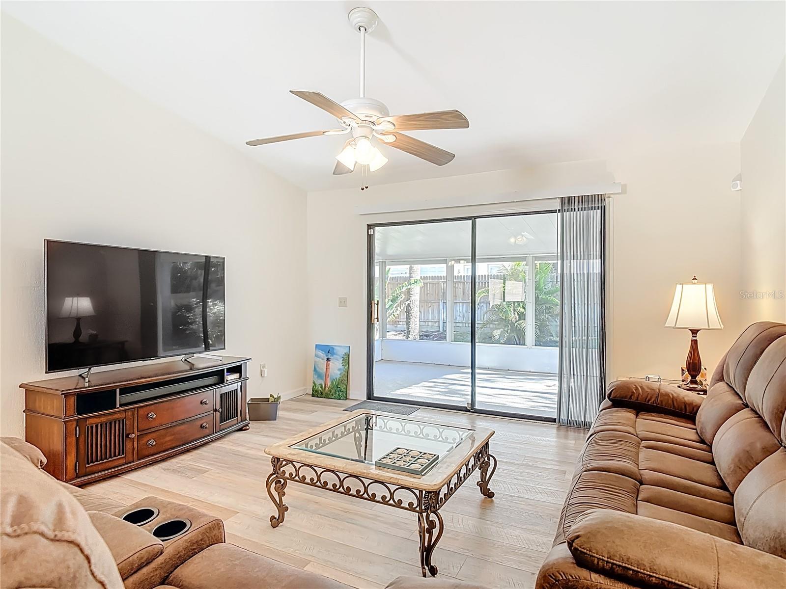 LIGHTHOUSE SHORES - Residential