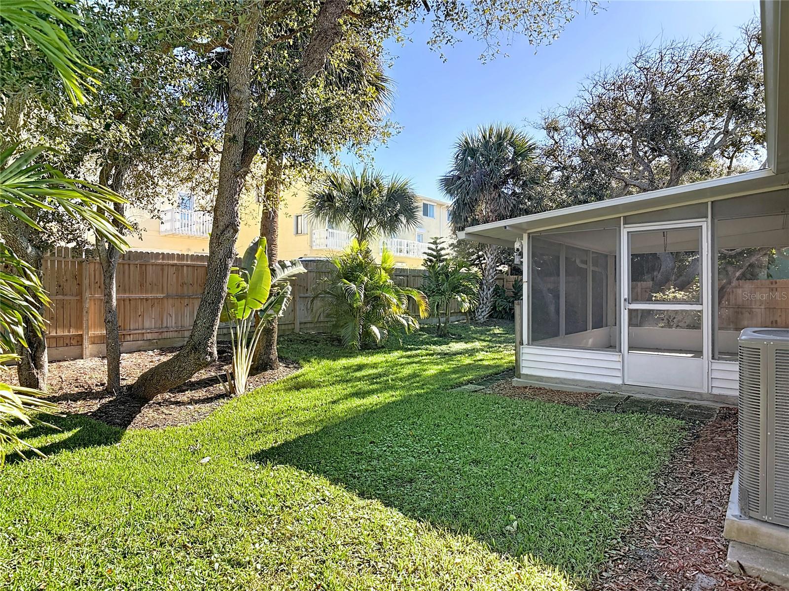 LIGHTHOUSE SHORES - Residential