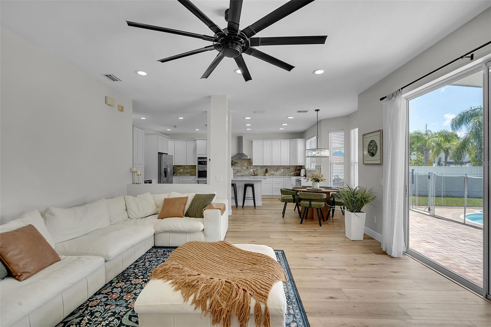 PARKER POINTE - Residential