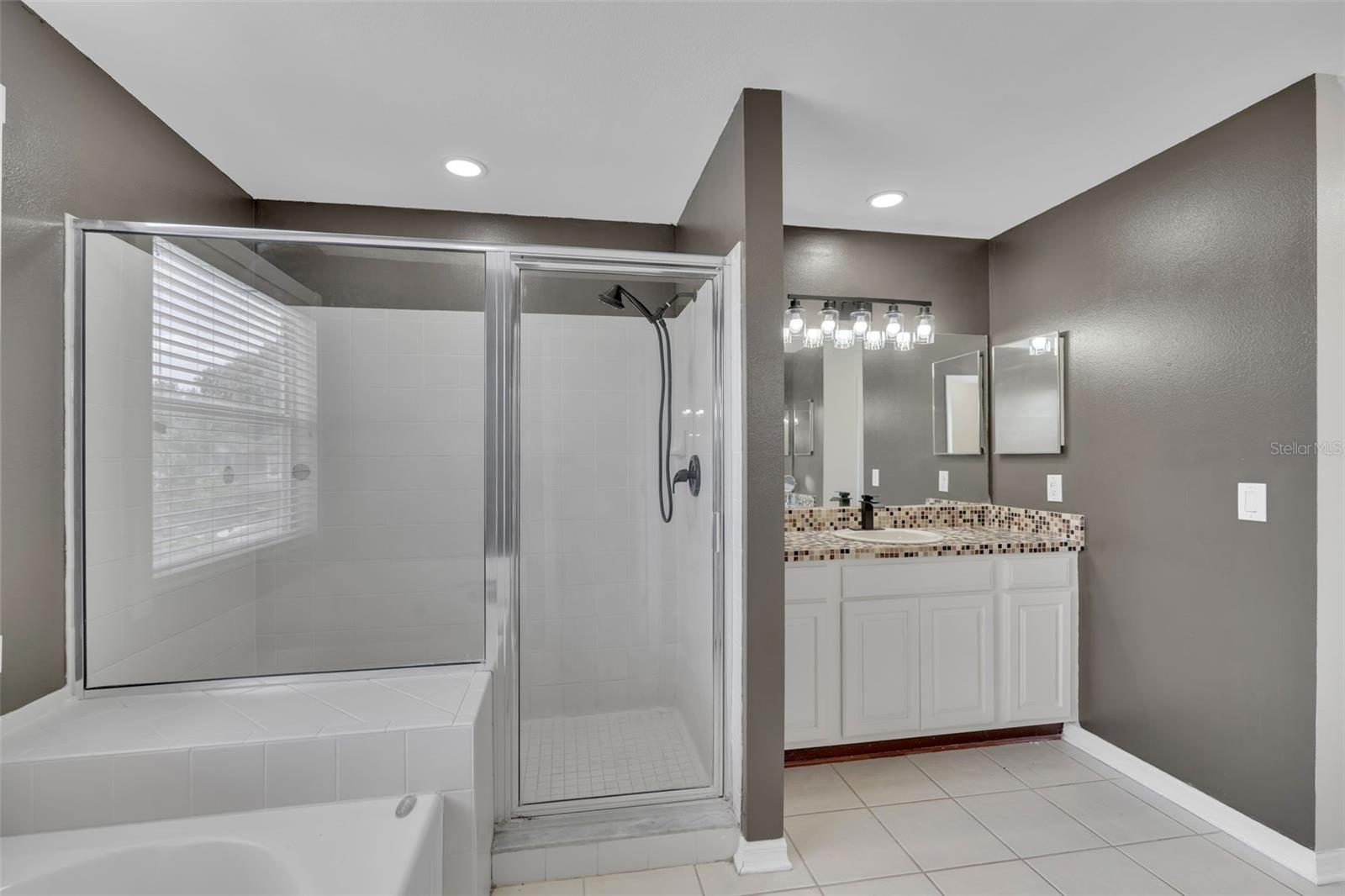 PARKER POINTE - Residential