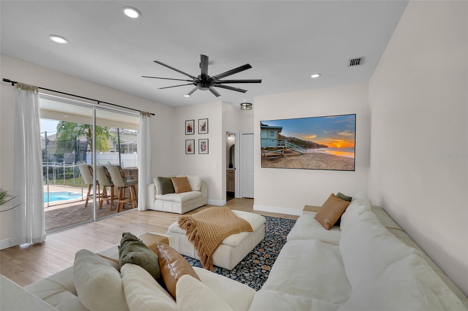 PARKER POINTE - Residential