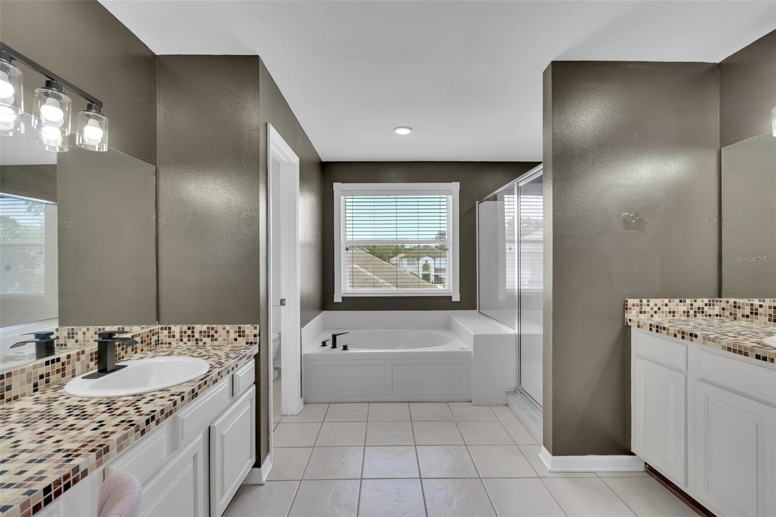 PARKER POINTE - Residential