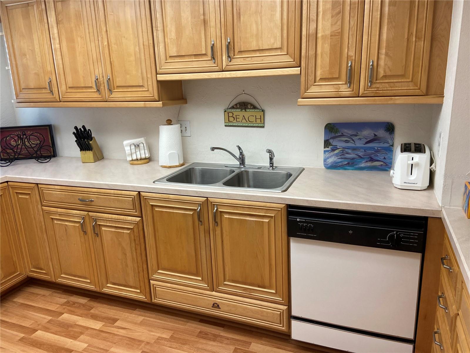 MACARTHUR BEACH - Residential Lease