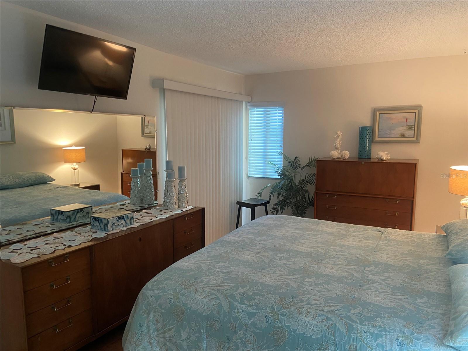 MACARTHUR BEACH - Residential Lease
