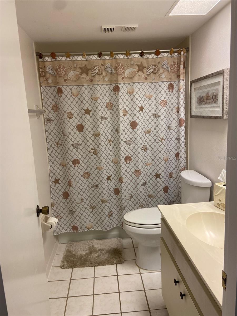 MACARTHUR BEACH - Residential Lease