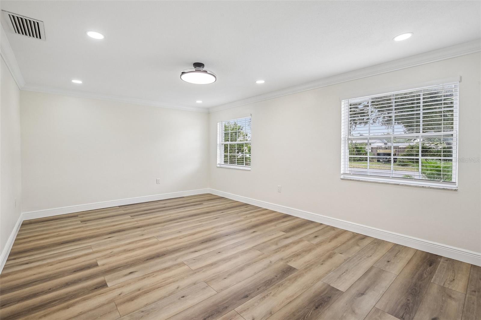 COLLEGE PARK - Residential