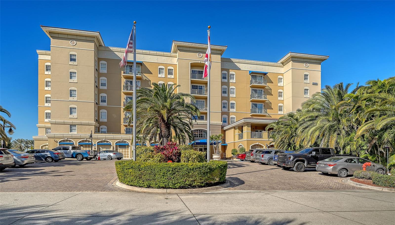 BROADWAY PROMENADE - Residential