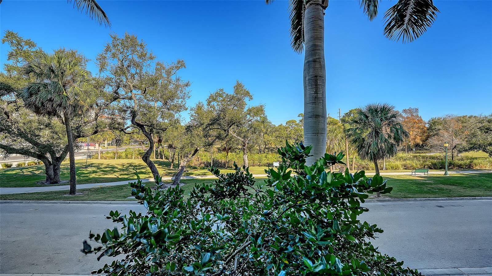 BROADWAY PROMENADE - Residential