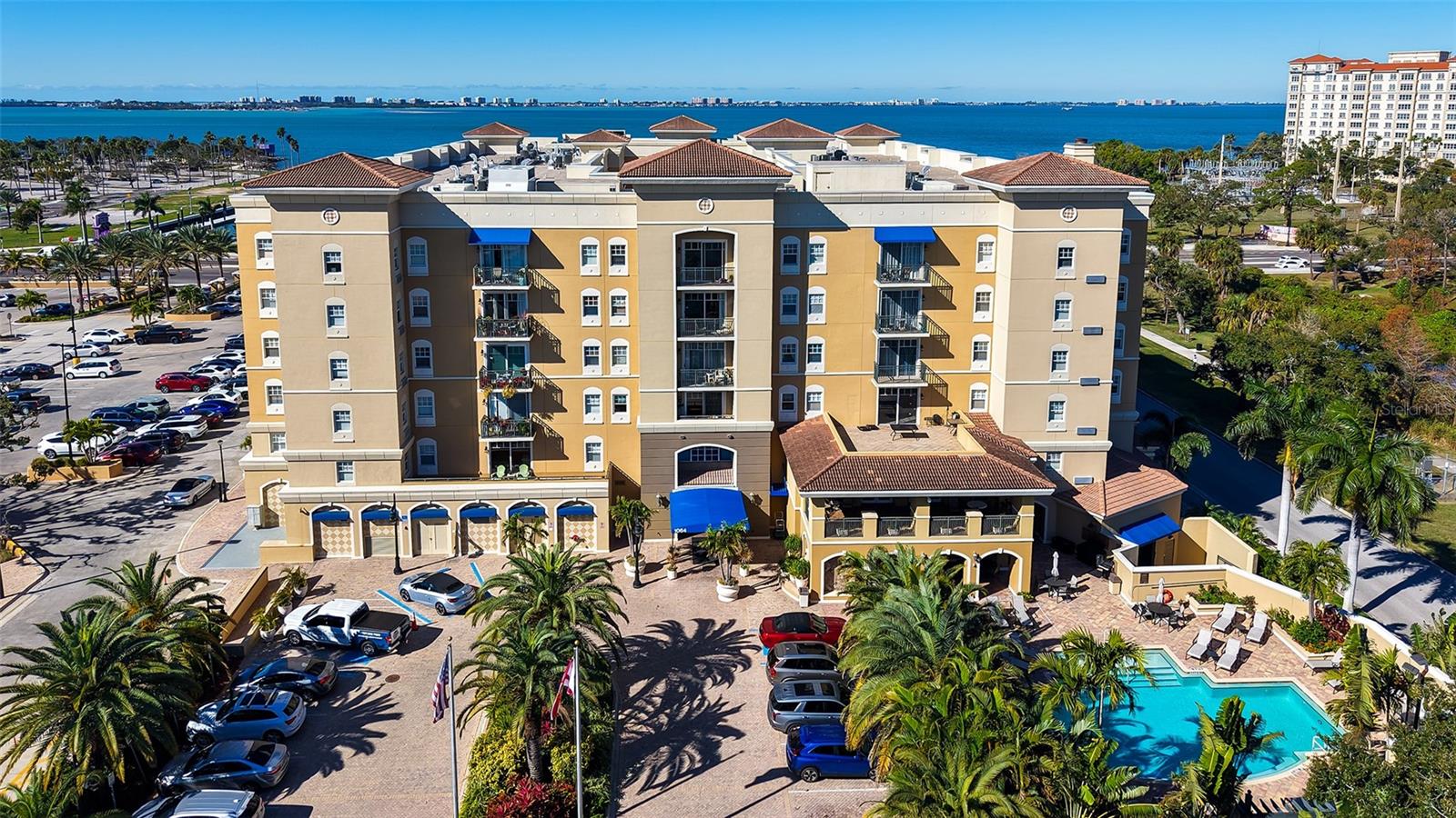 BROADWAY PROMENADE - Residential