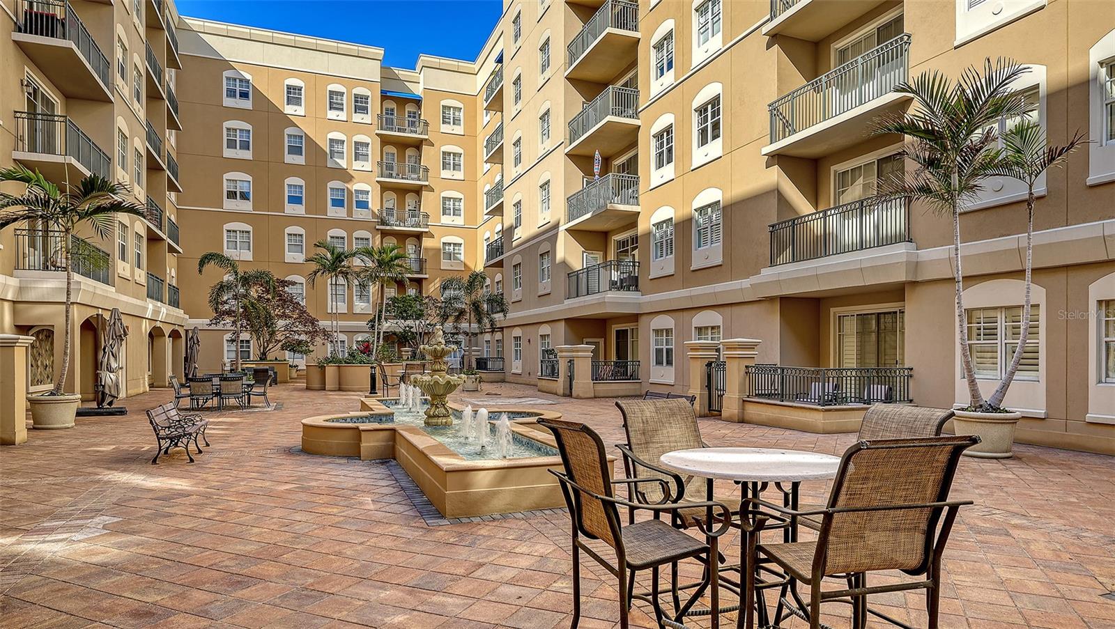 BROADWAY PROMENADE - Residential