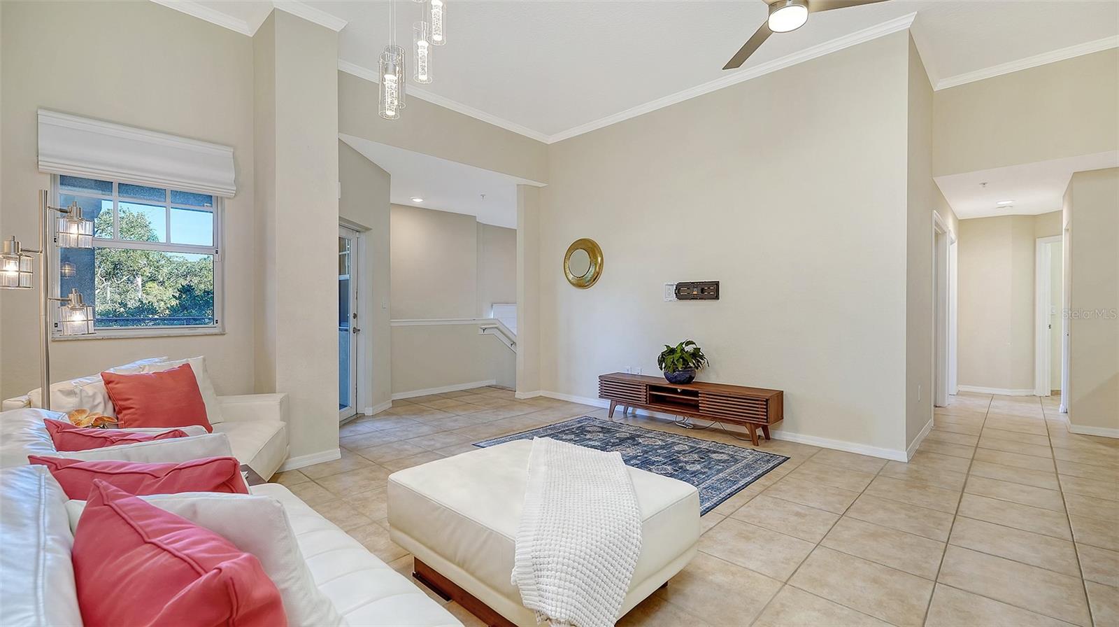 BROADWAY PROMENADE - Residential
