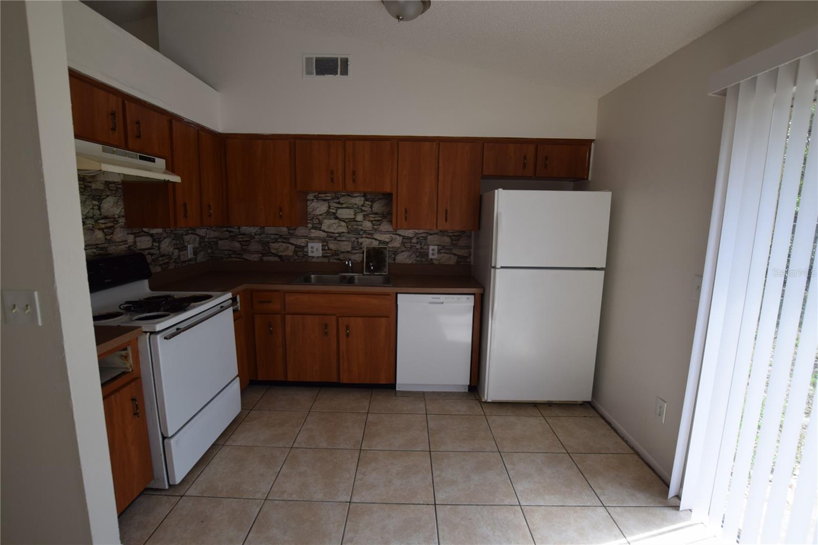 WILLOWS SEC 05 - Residential Lease
