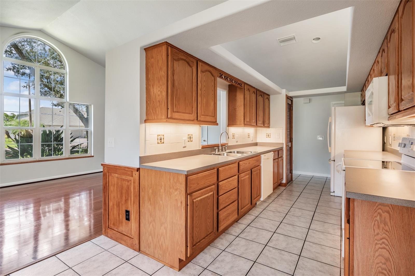 SILVER OAKS - Residential