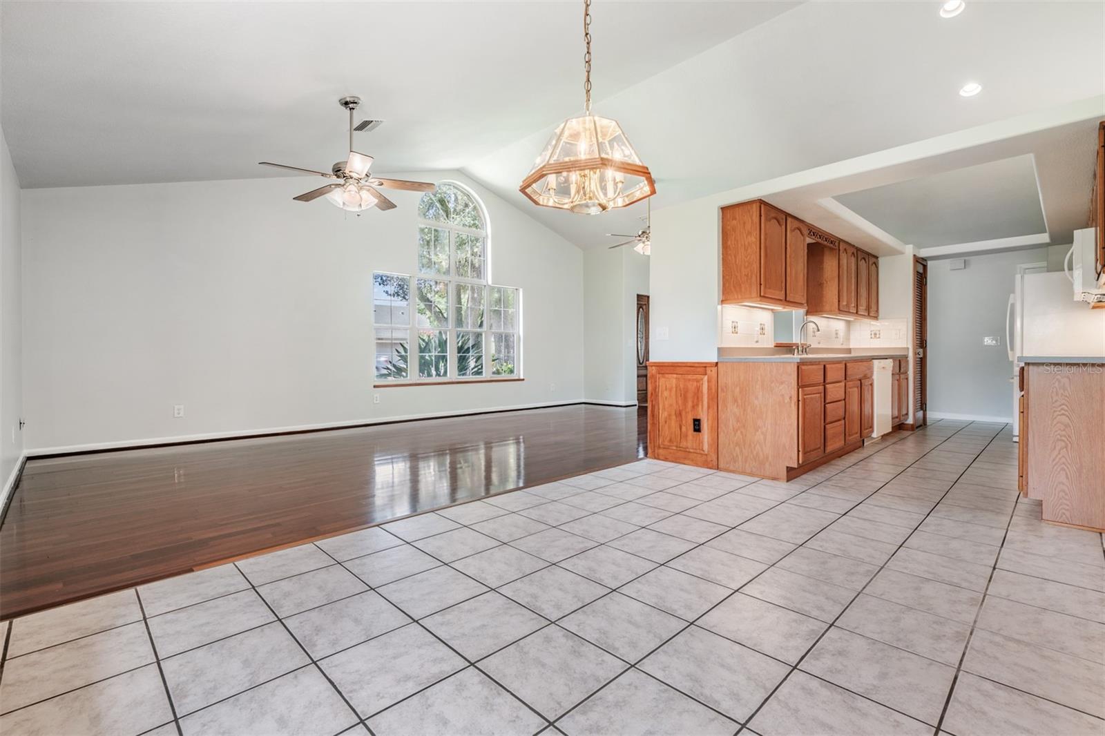 SILVER OAKS - Residential