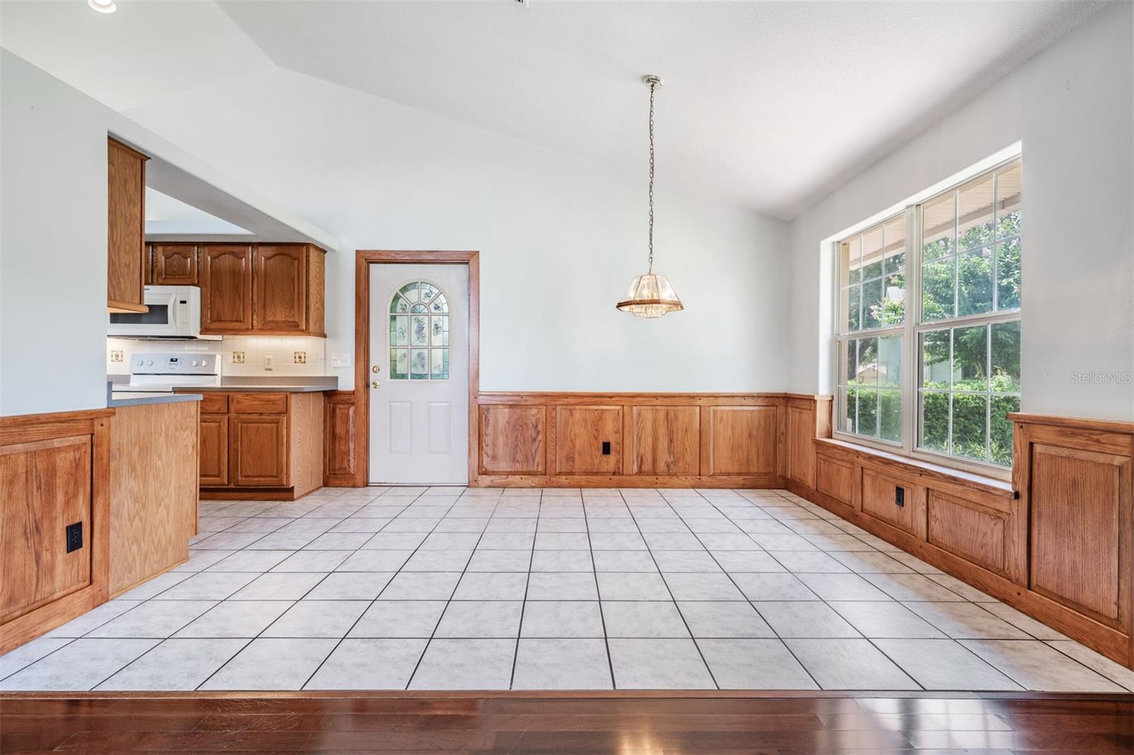 SILVER OAKS - Residential