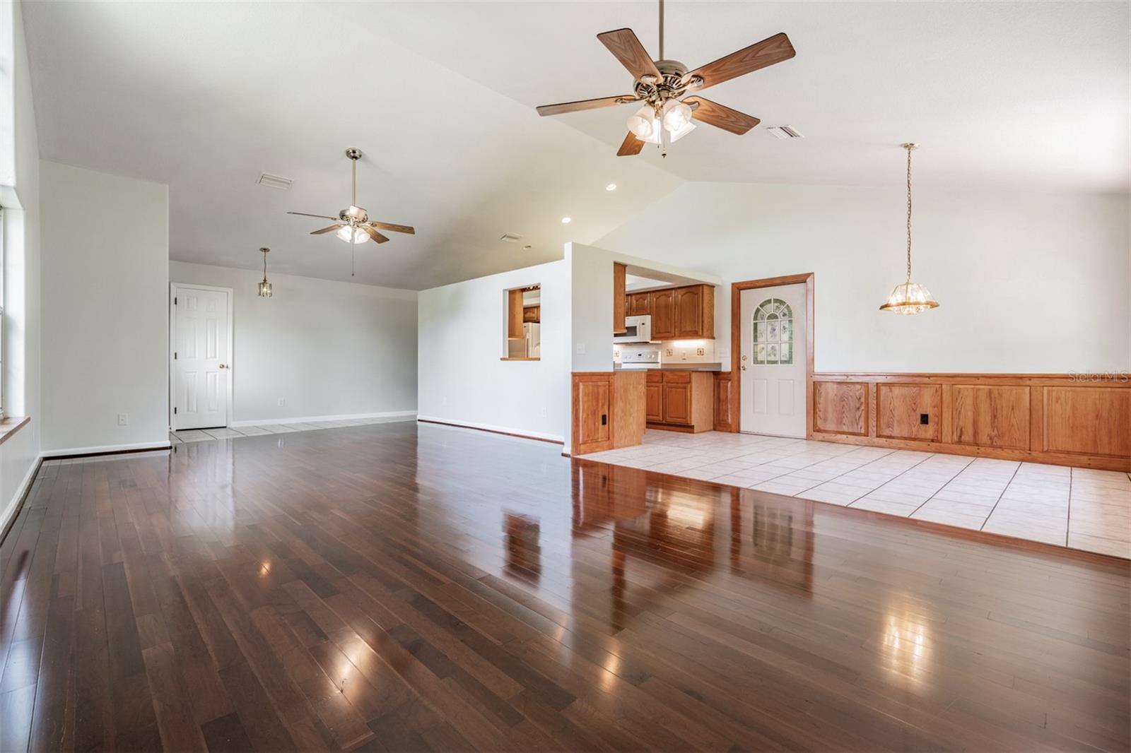 SILVER OAKS - Residential