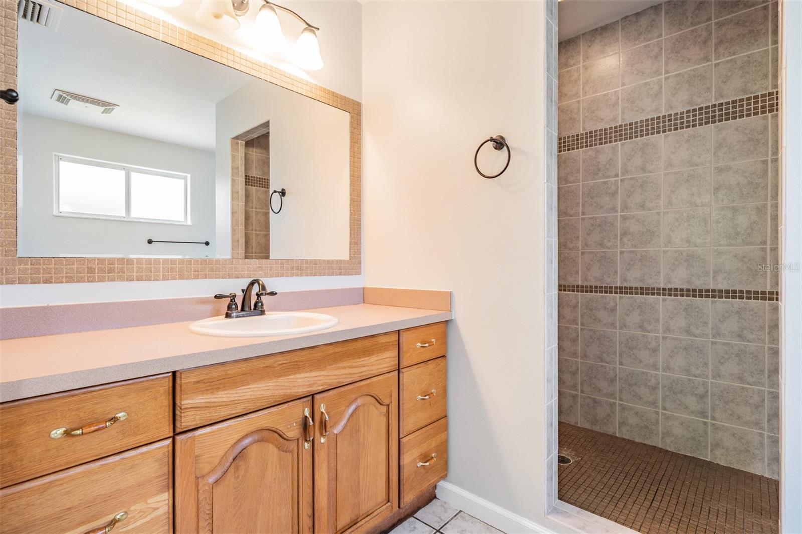 SILVER OAKS - Residential