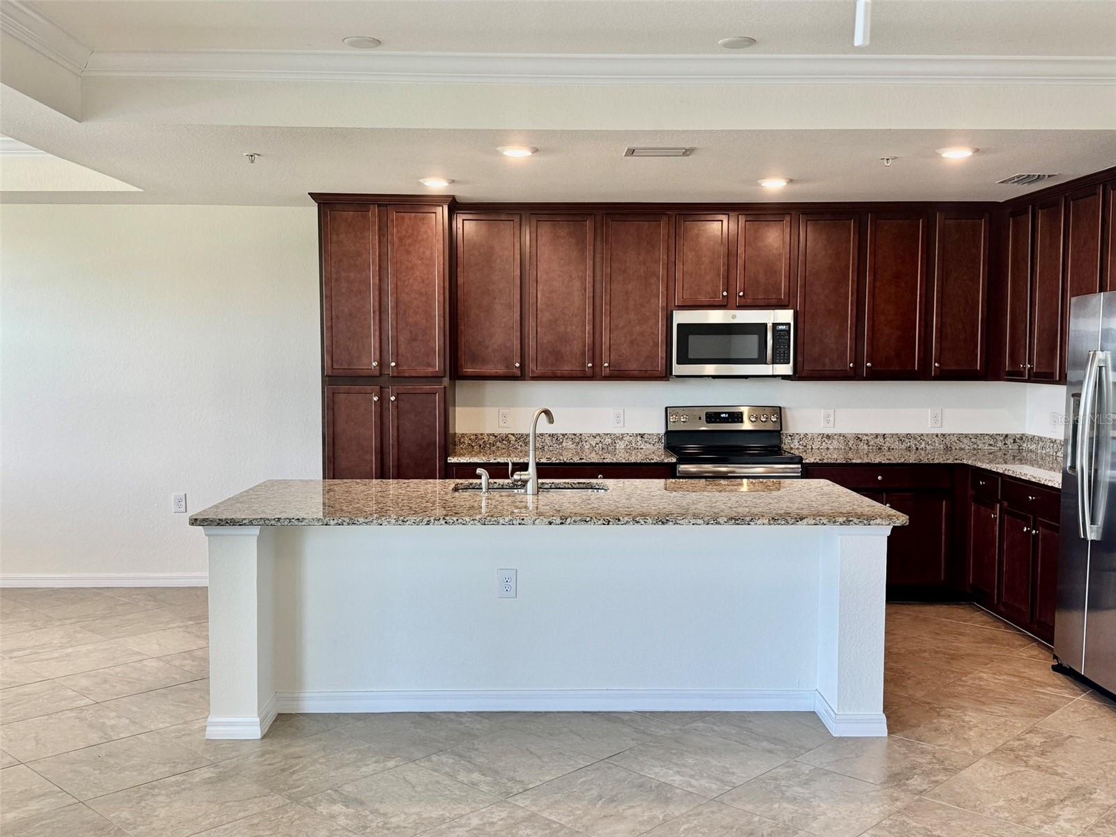 LAKEWOOD NATIONAL - Residential