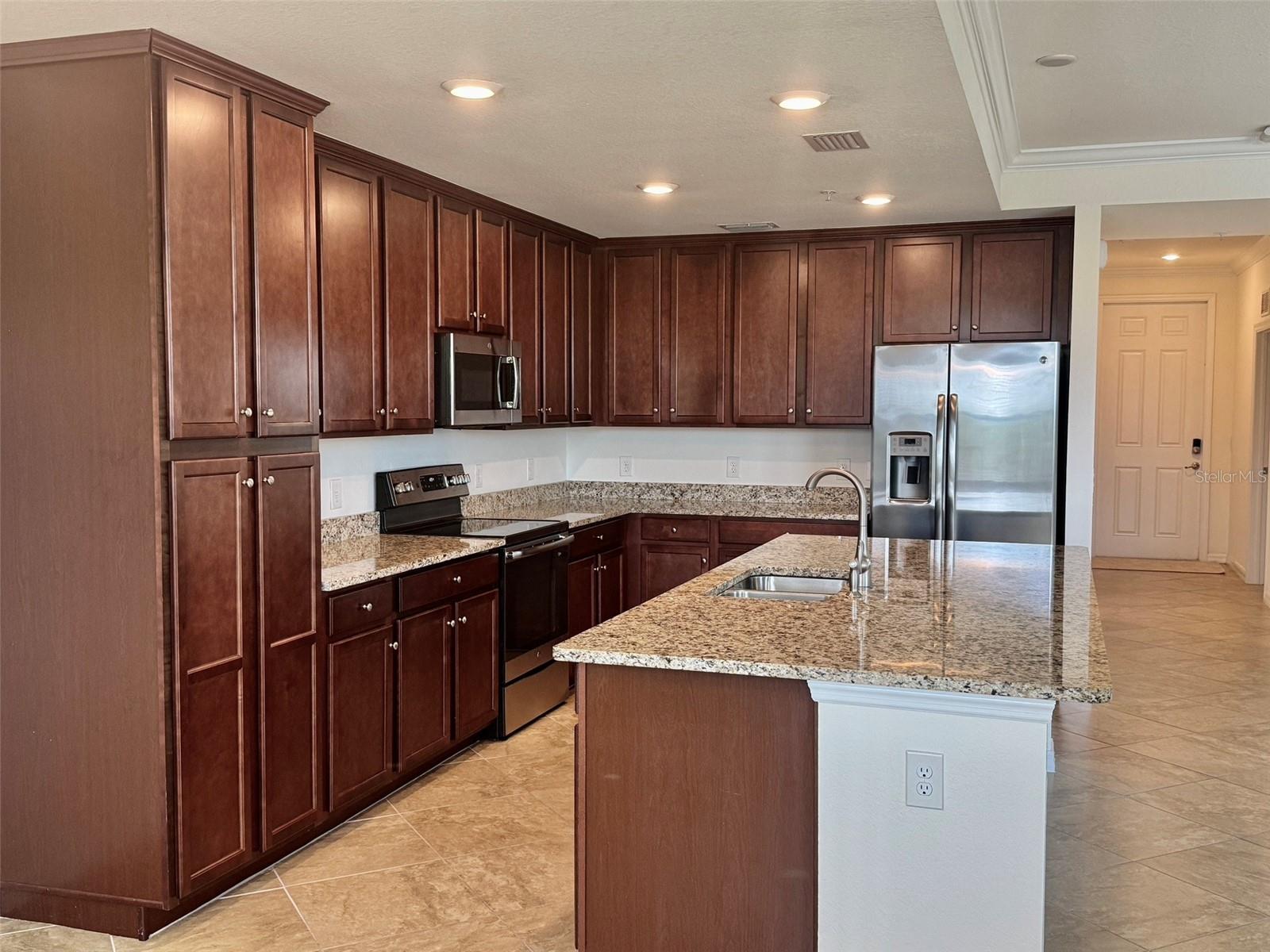 LAKEWOOD NATIONAL - Residential
