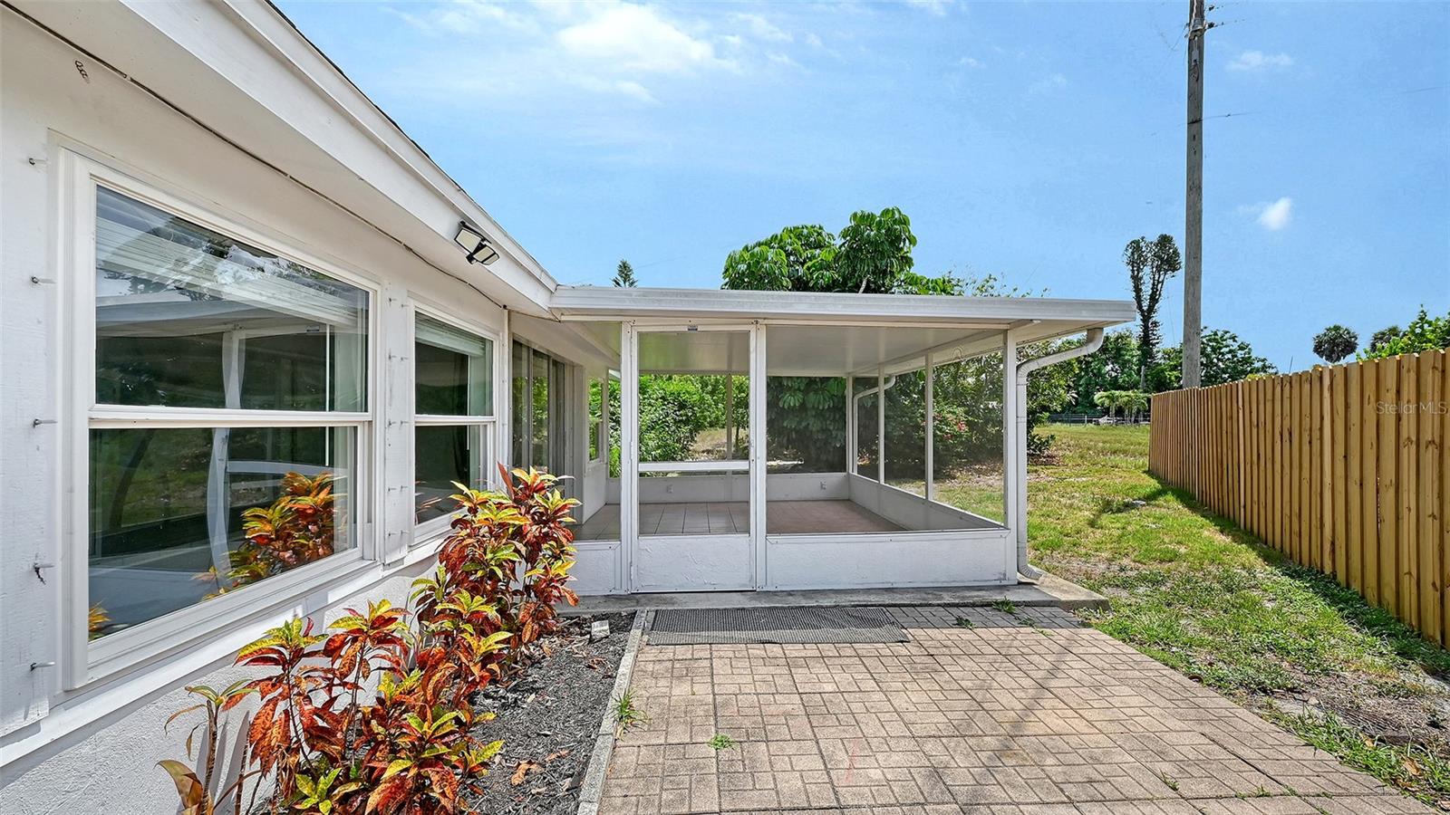 GULF GATE - Residential Lease