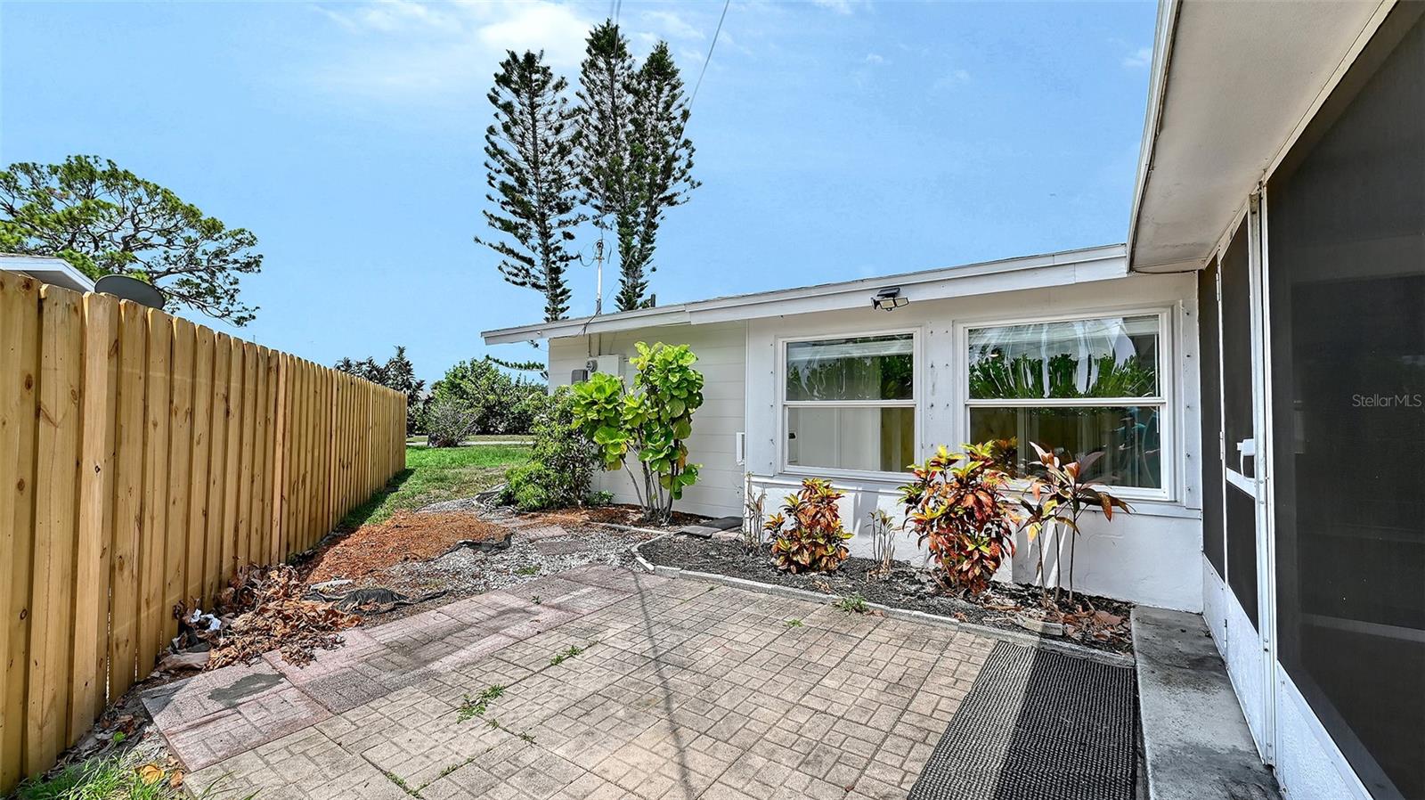 GULF GATE - Residential Lease